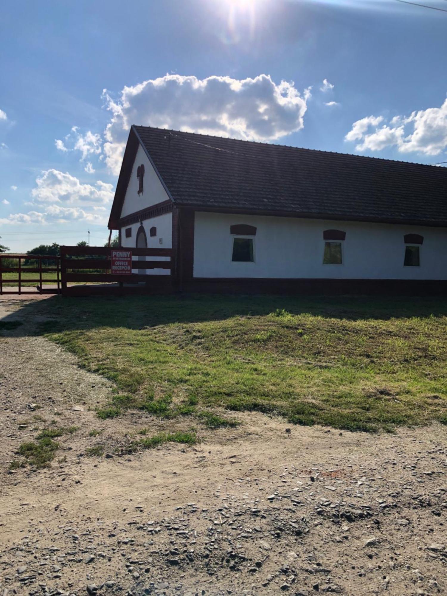 Penni Panzio Kaposvar- Repaspuszta Kaposvár Exterior foto